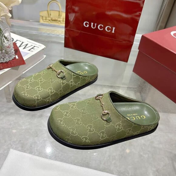 Gucci Women's GG Supreme Horsebit Slip-in Mules - Picture 4 of 8